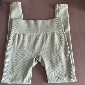 Gymshark size medium green legging body hugging